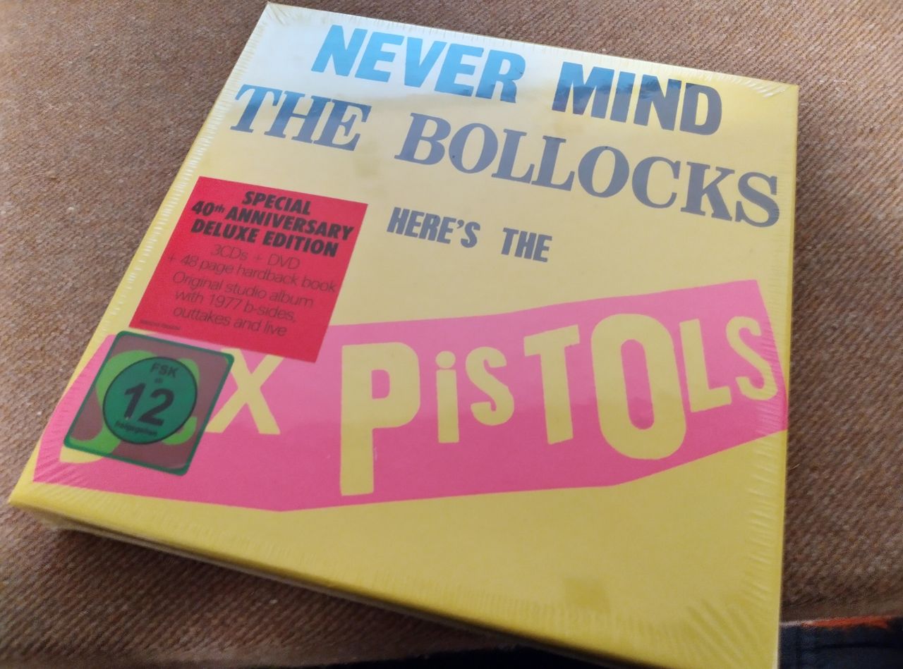 Sex Pistols 40th Anniversary Box Set Never Mind The Bollocks 2017 Tori