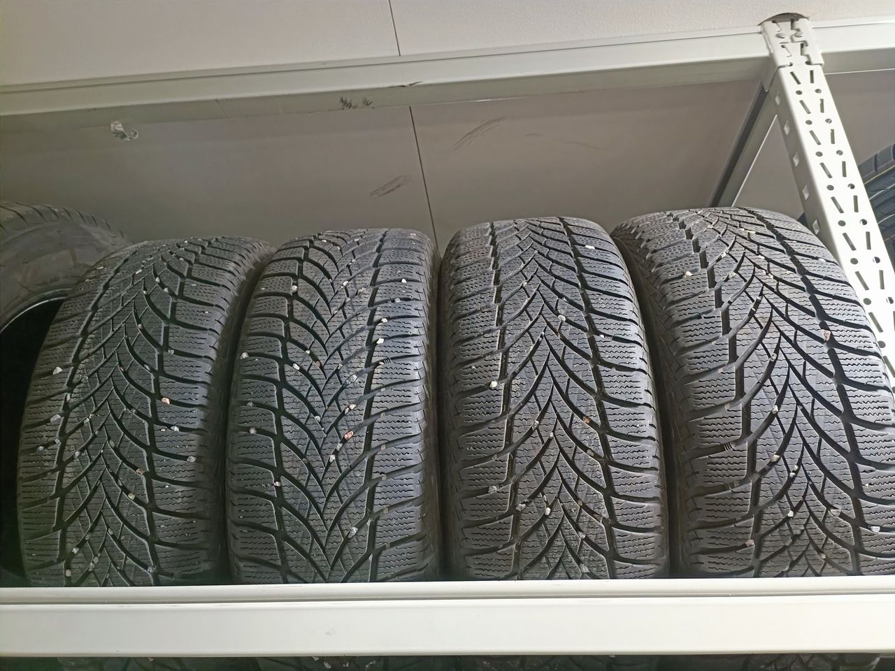 Goodyear Ultragrip Ice 2 205 55 R16 94T Kitkarenkaat Tori