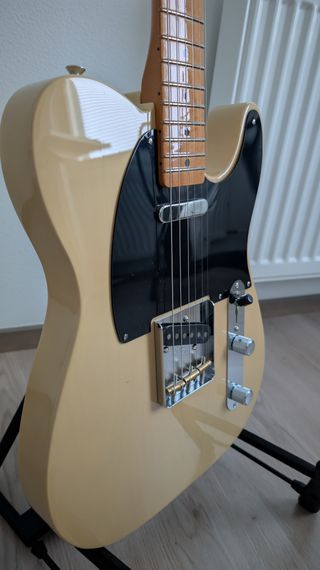 Fender Vintera II 50s Nocaster Blackguard Blonde Tori