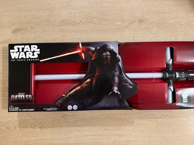 KYLO REN ULTIMATE FX LIGHTSABER TRU Exclusive Tori