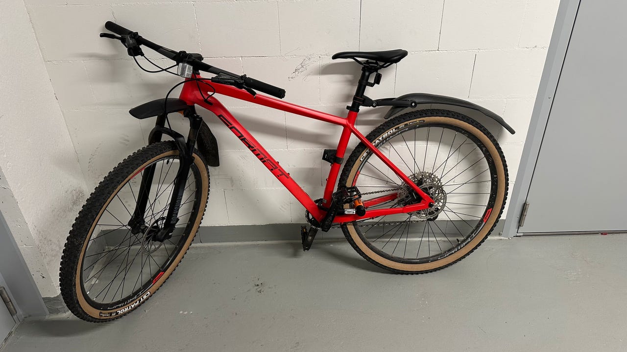 Maastopyörä / Mountain bike Format 1129 + lisäosat