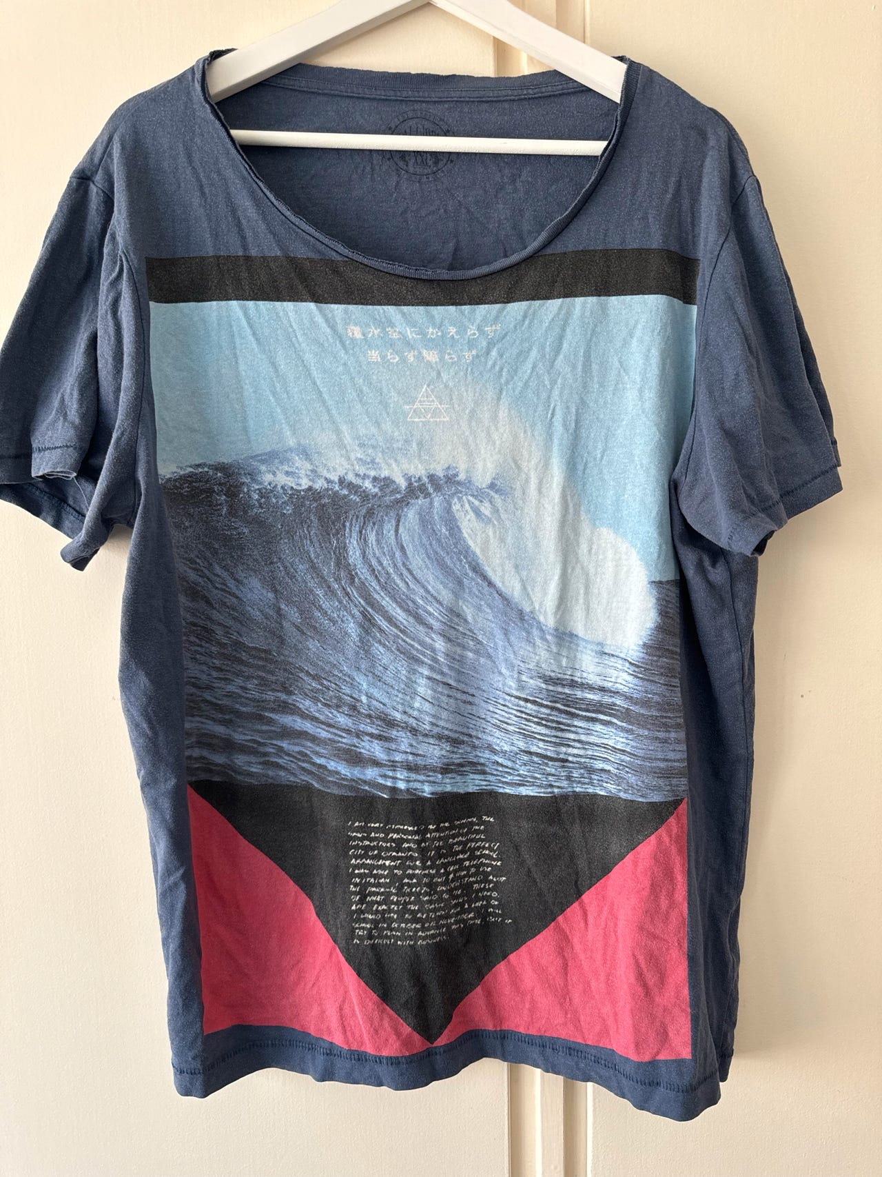 Tsunami t-paita