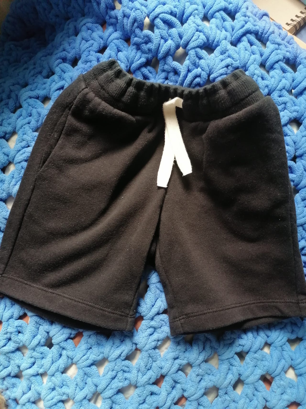 H&M shortsit koko 104