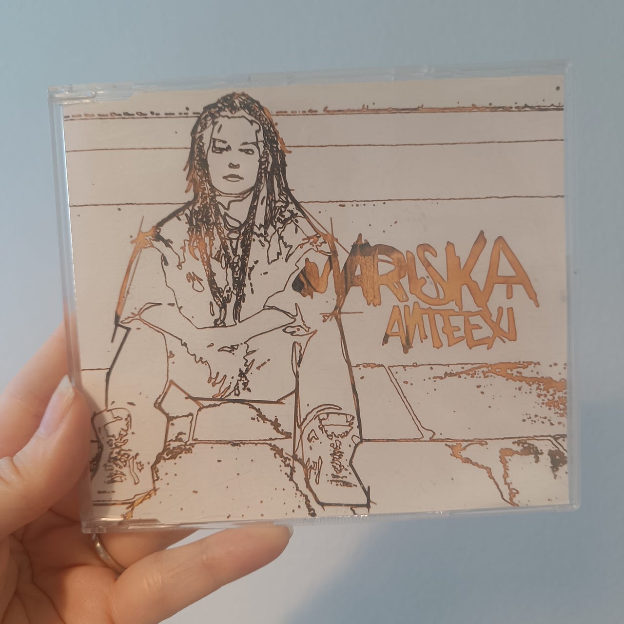 mariska-anteexi-sis-postit-tori