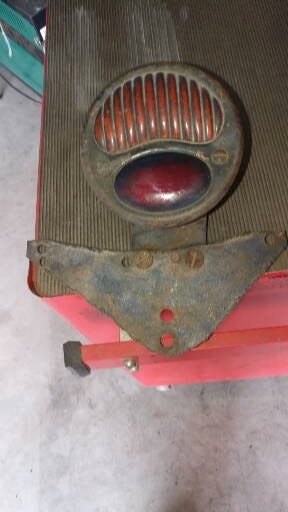 Vanhan auton lamppu