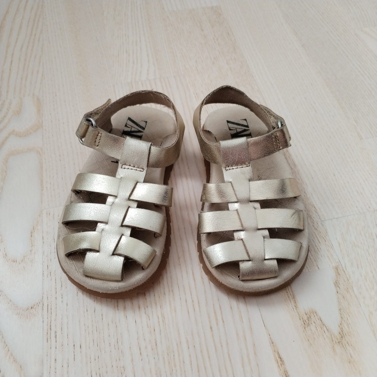 Zara sandaalit, koko 21