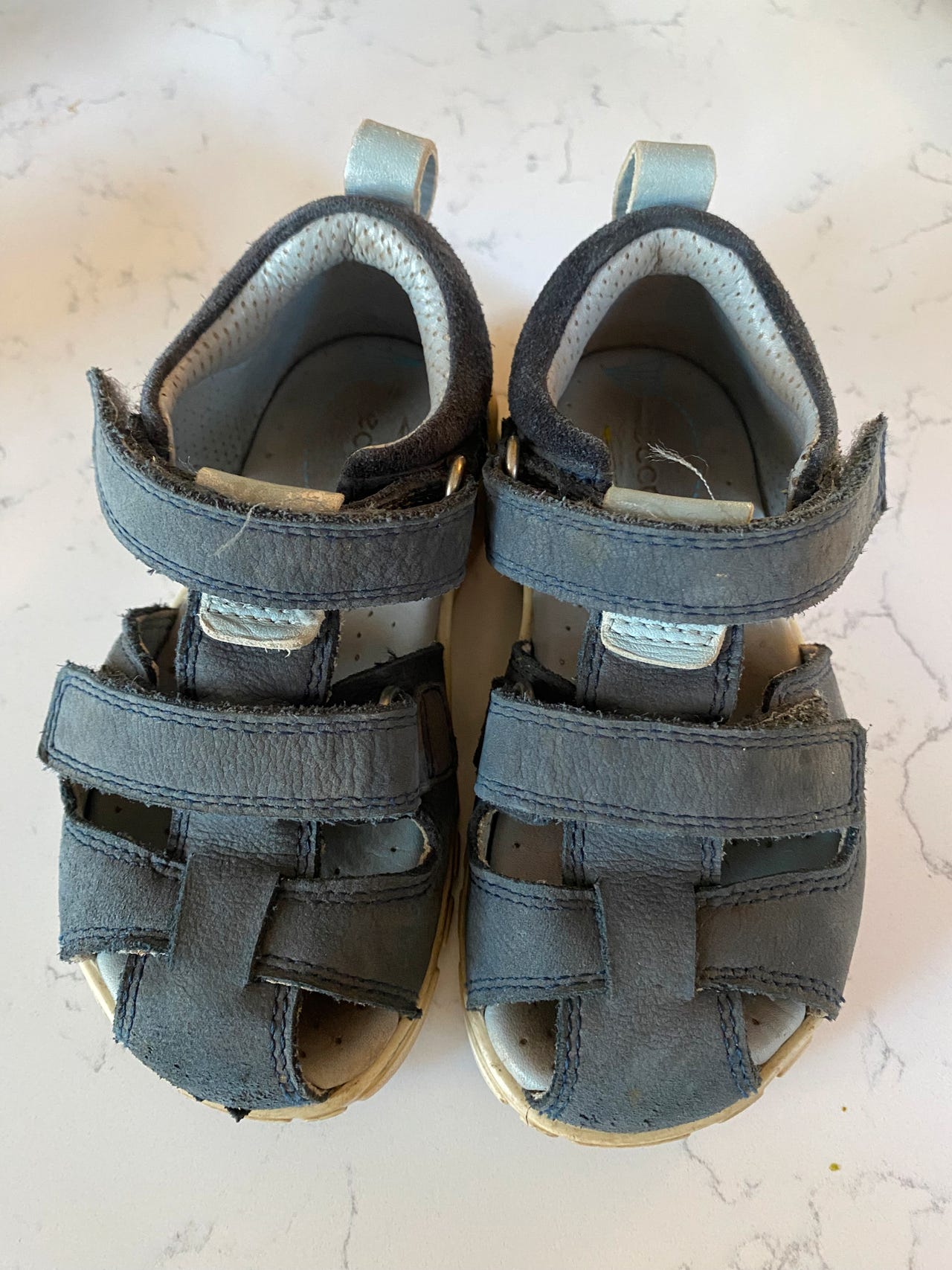 Ecco-sandaalit, 25