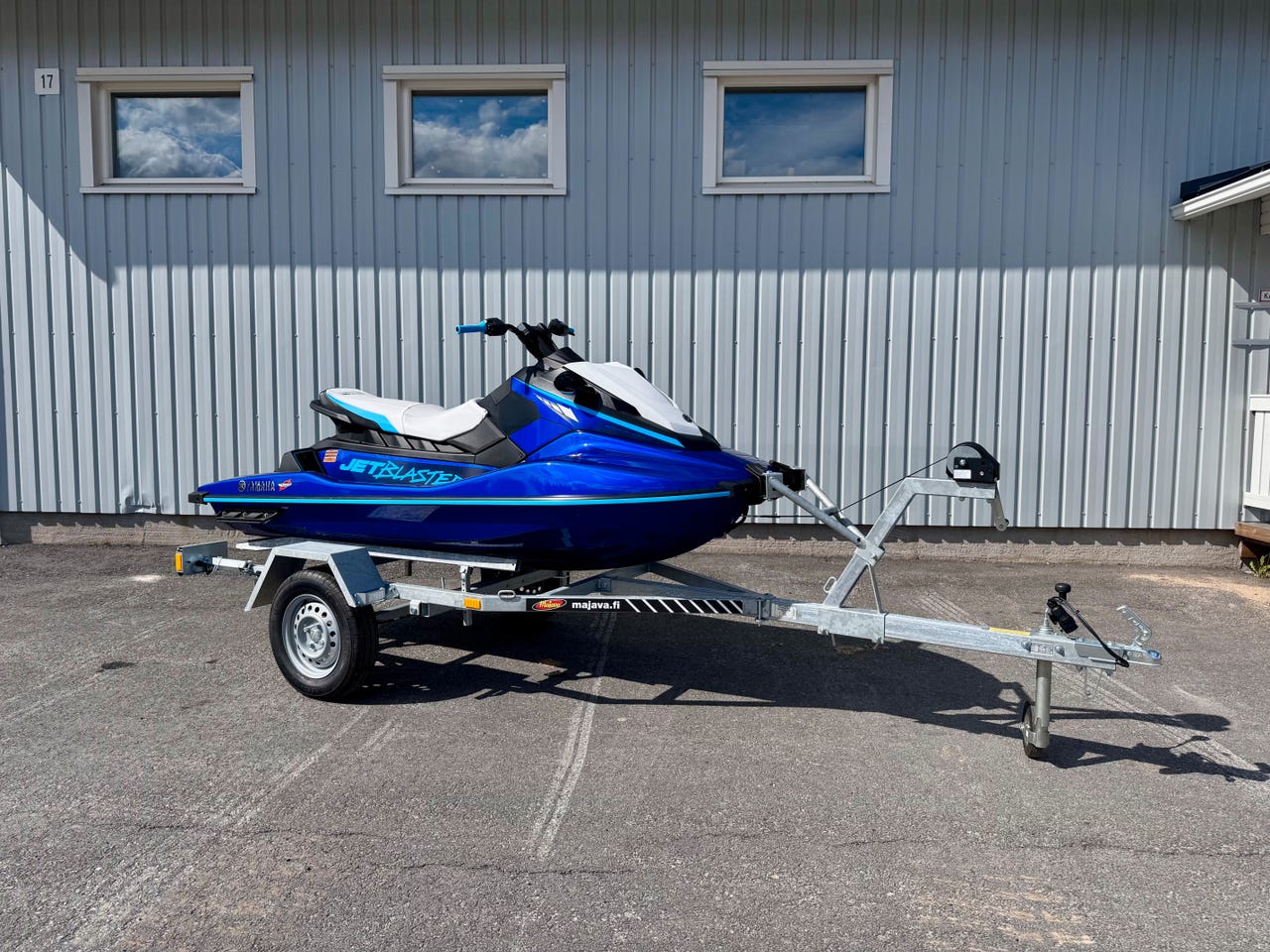 Vuokrataan UUSI Yamaha JetBlaster 110hp vesijetti ja traileri Juh