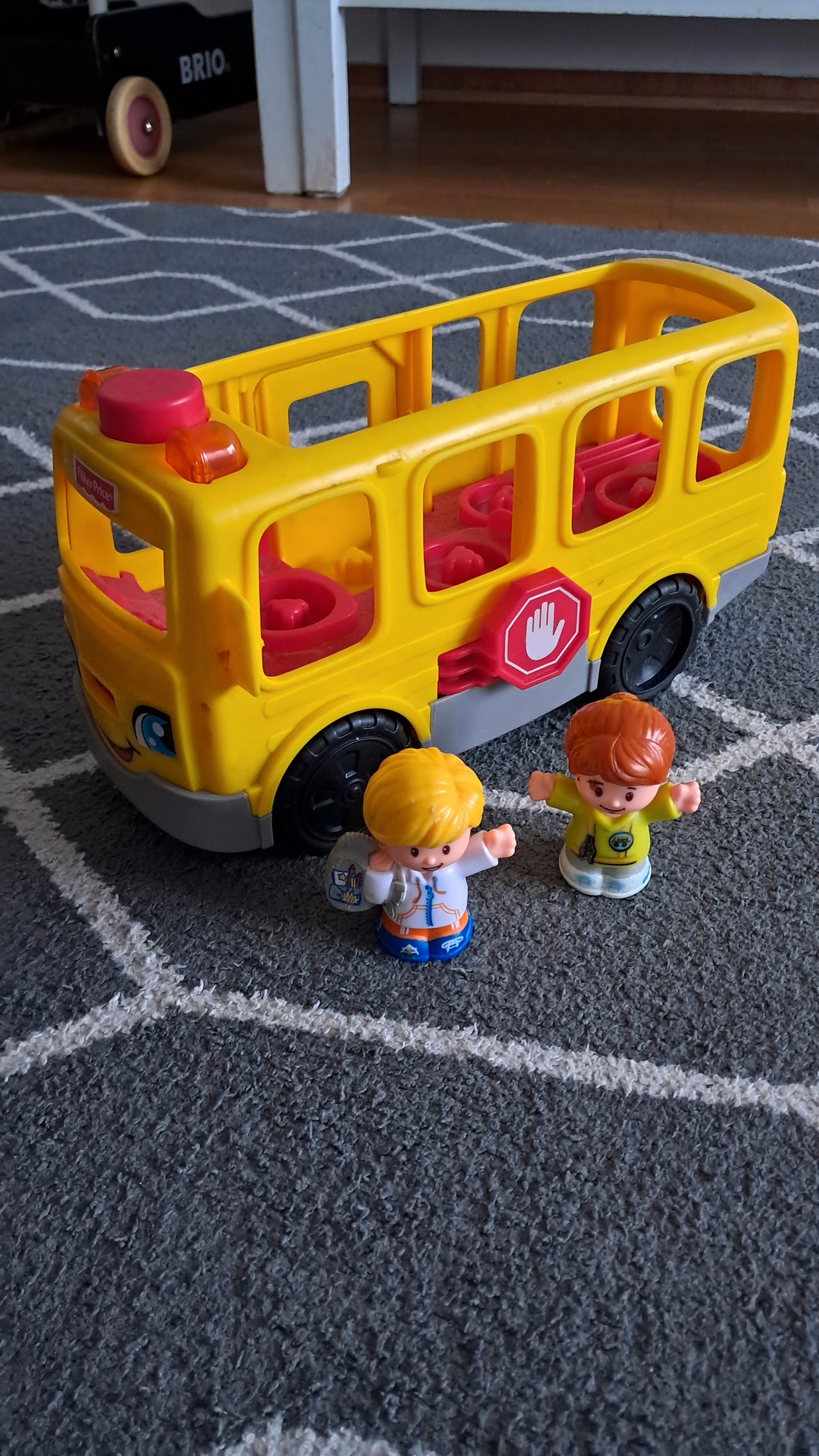 Little People bussi