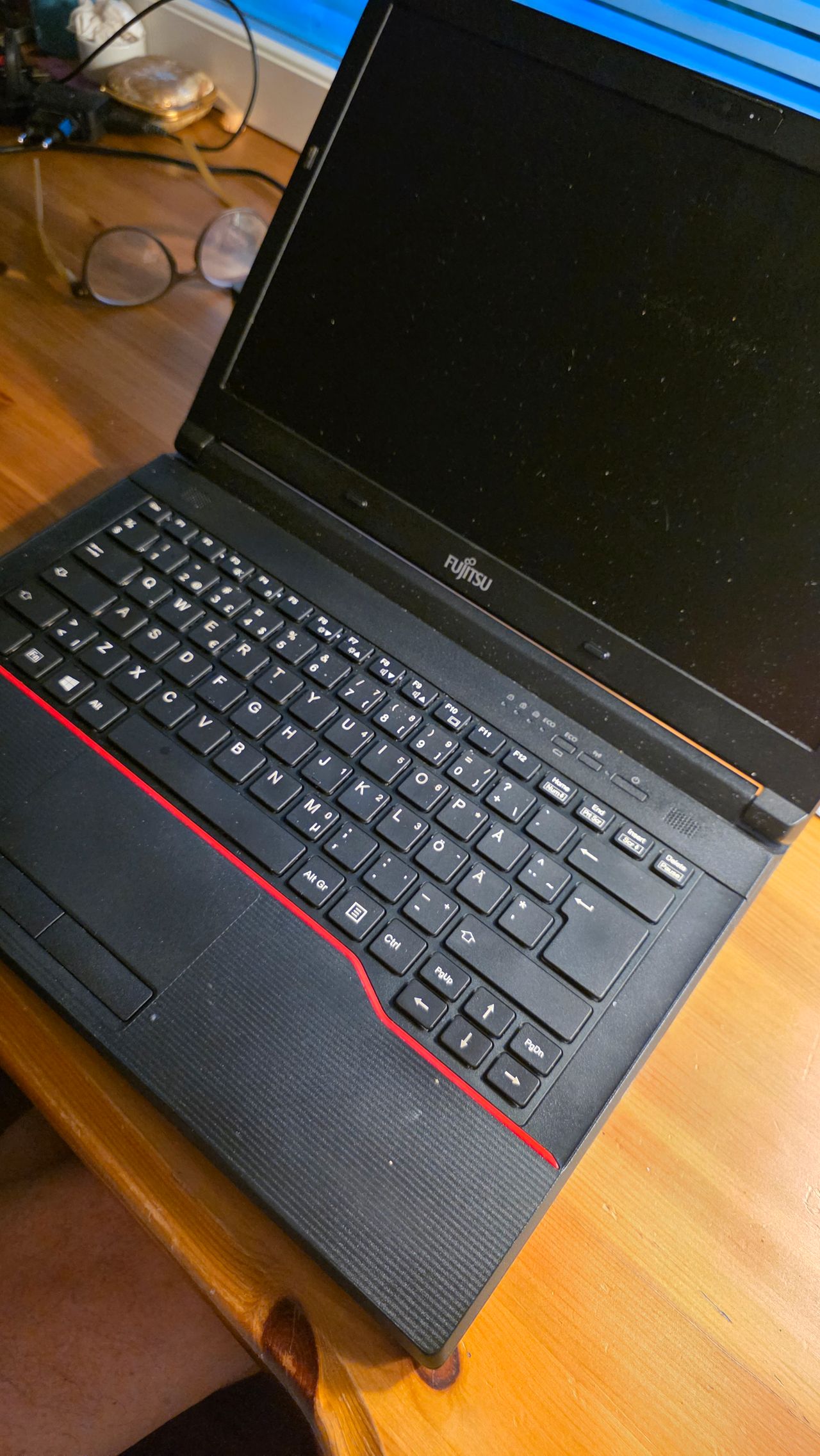 FUJITSU Notebook LIFEBOOK E546 Core i5 32GB SSD240GB DVD-ROM 無線LAN Windows10 64bit WPS Office 14.0インチ 中古 中古パソコン 【中古】 ノートパソコン Fujitsu LifeBook E546 Notebook gebraucht und günstig kaufen