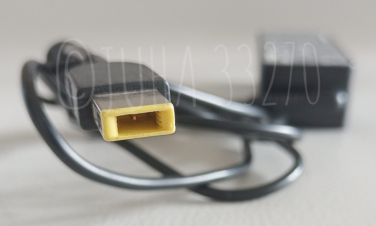 Lenovo virtalähde kulmikas