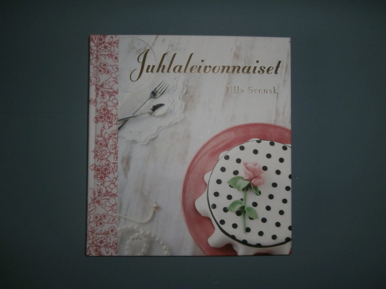 Ulla Svensk Juhlaleivonnaiset