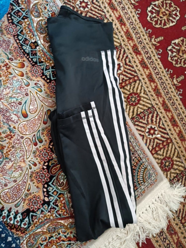 Naisten Adidas leggingsit koko M