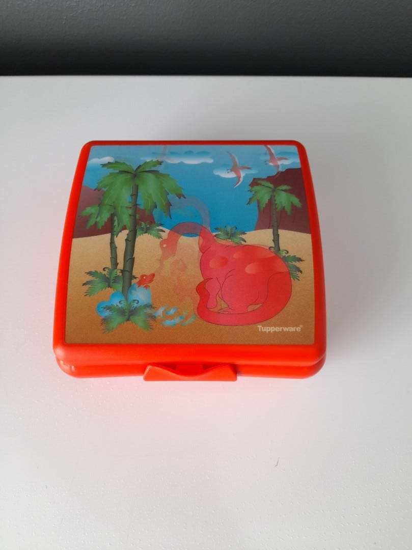 Dinorasia tupperware, käyttämätön