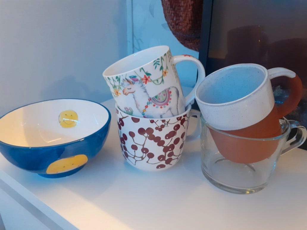 Kahvimukeja, murokulho, seinäkello