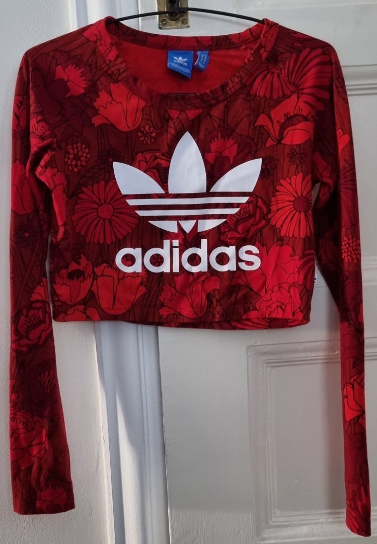 Adidas naisten urheilupaita ja housut