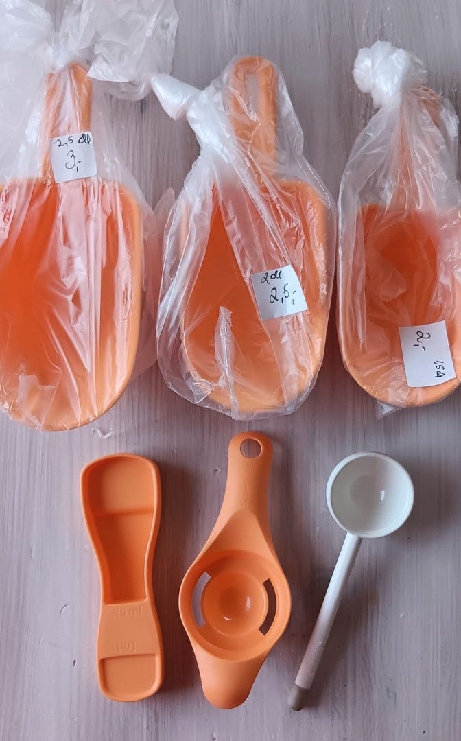 Tupperware mittoja
