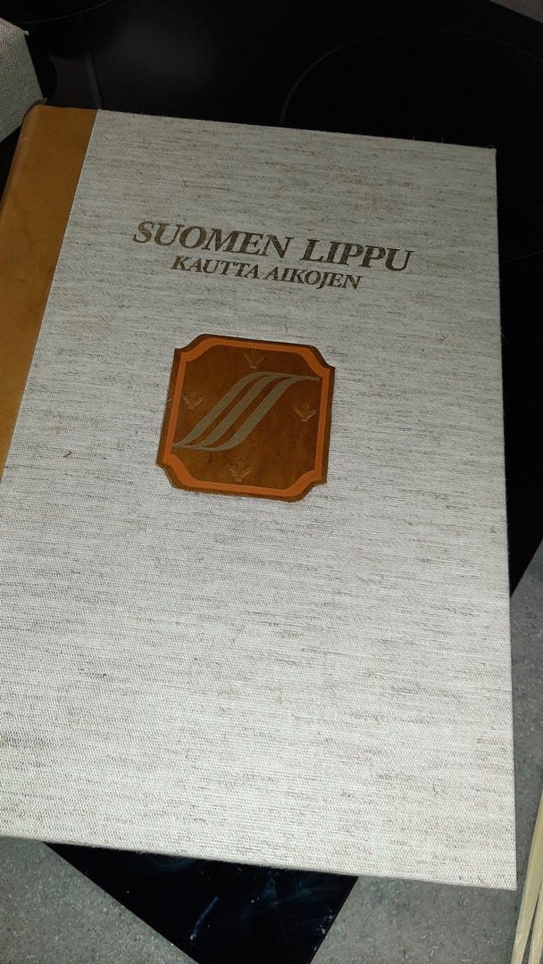 Suomen lippu kautta aikojen