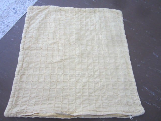 Iso Keltainen Tyynynpäällinen