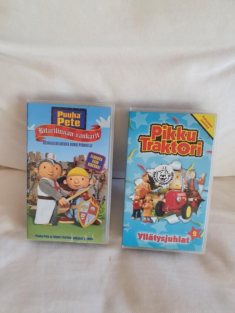 Puuha Pete ja Pikku Traktori VHS-kasetteja