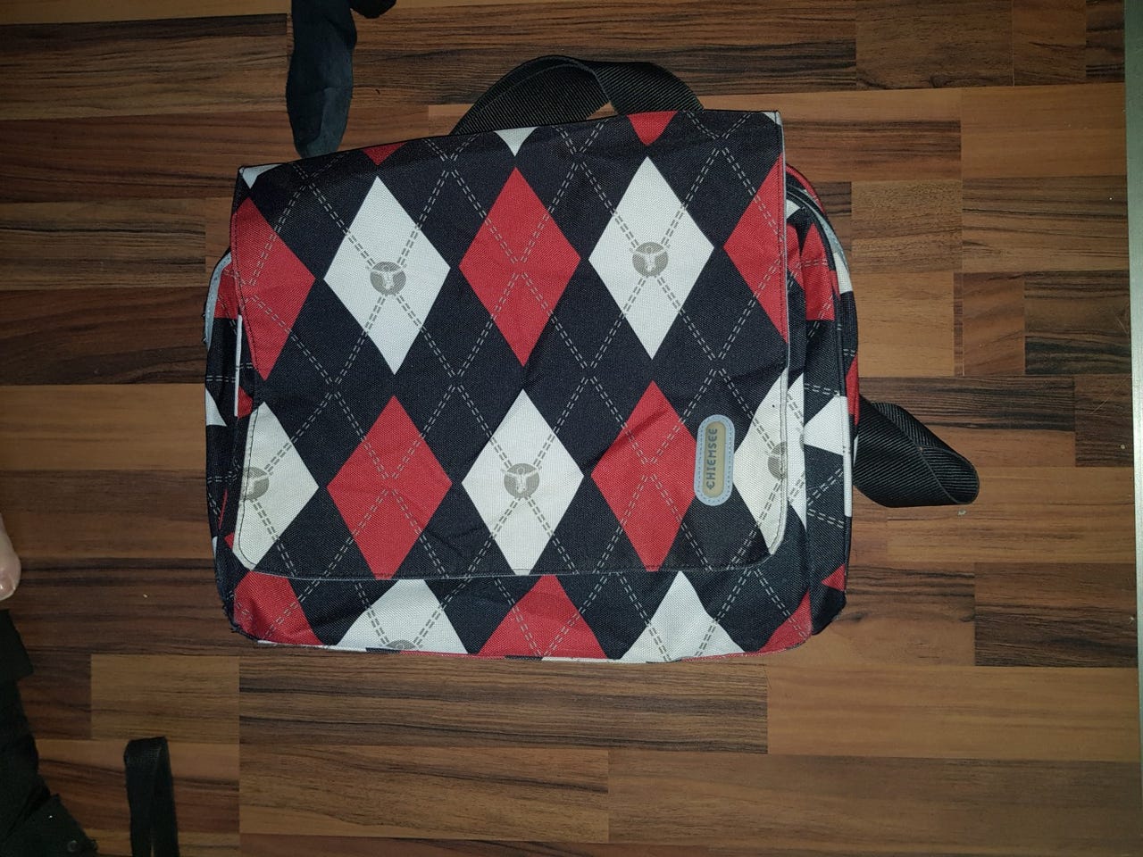 Olkalaukku 43 cm x 32 cm