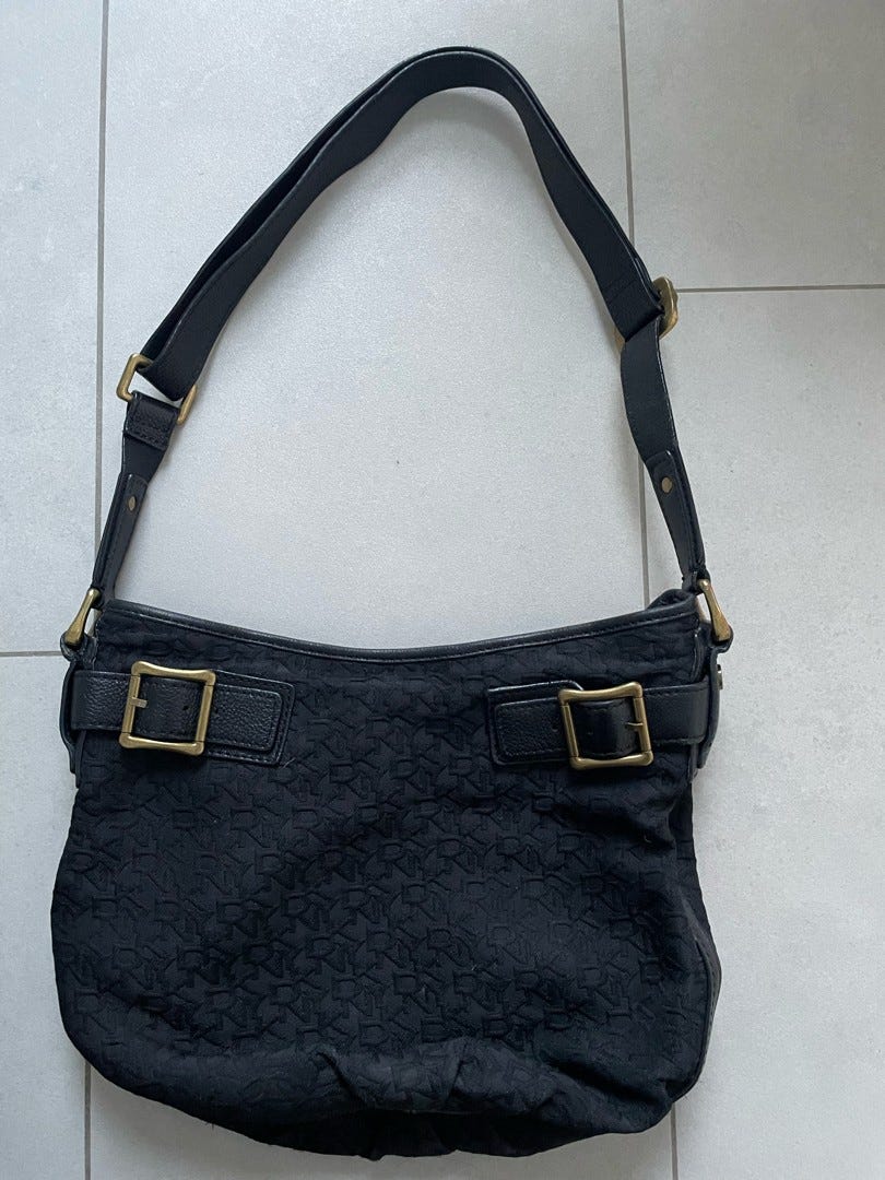 DKNY musta laukku