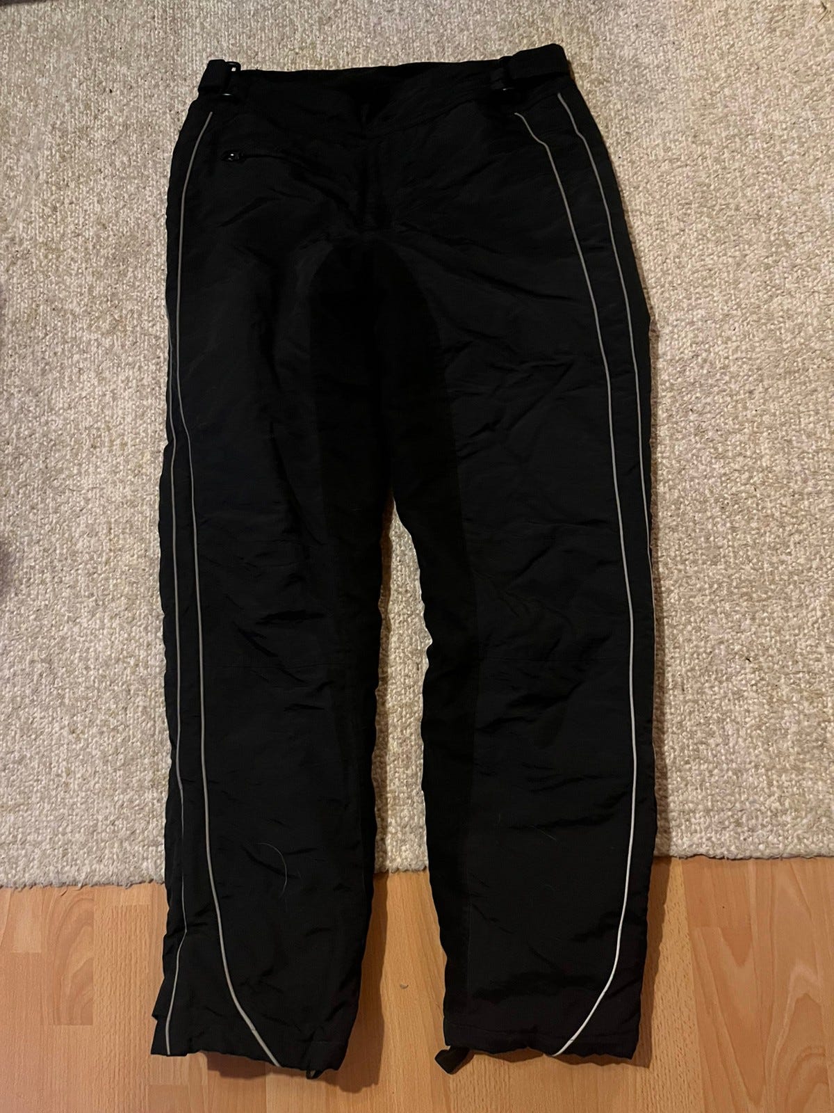 Insulated riding breeches