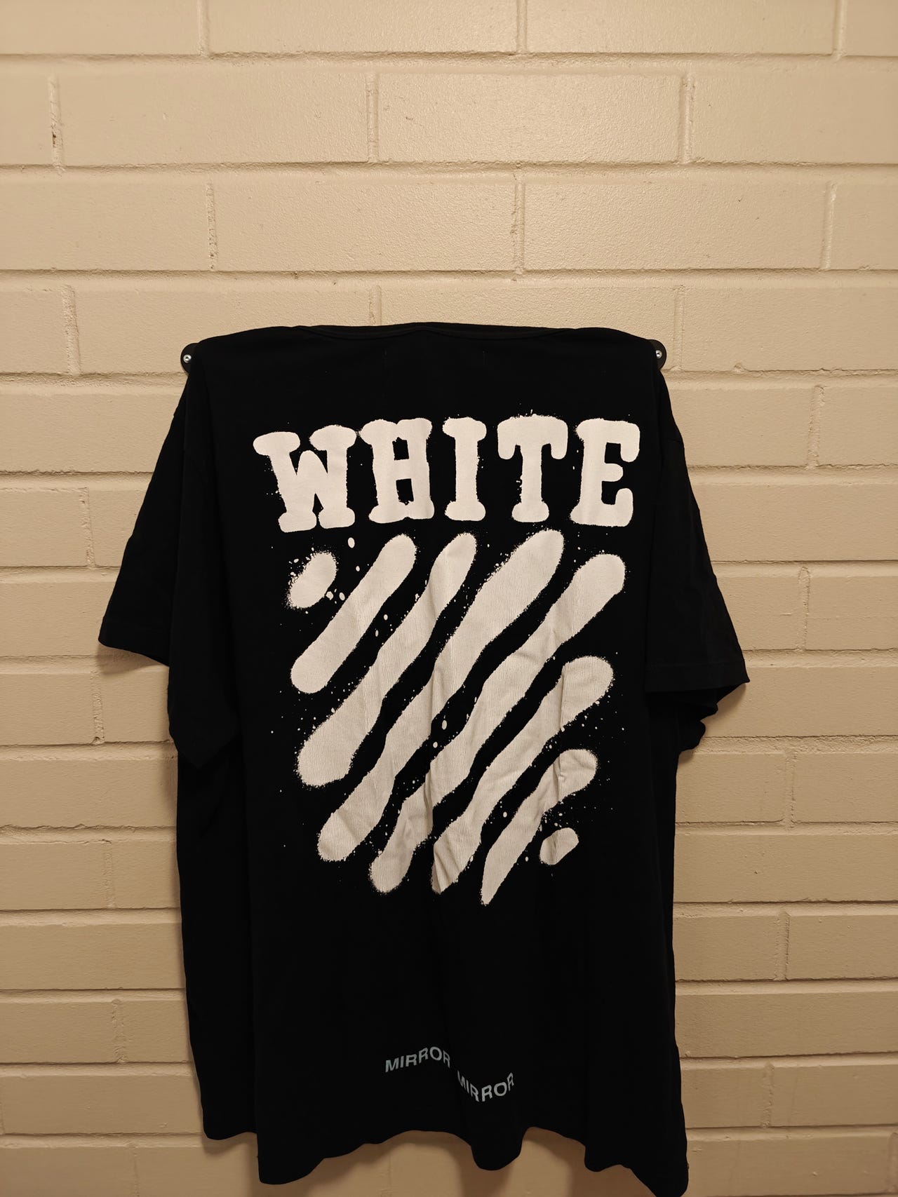 Off white spray paint Tee Tori