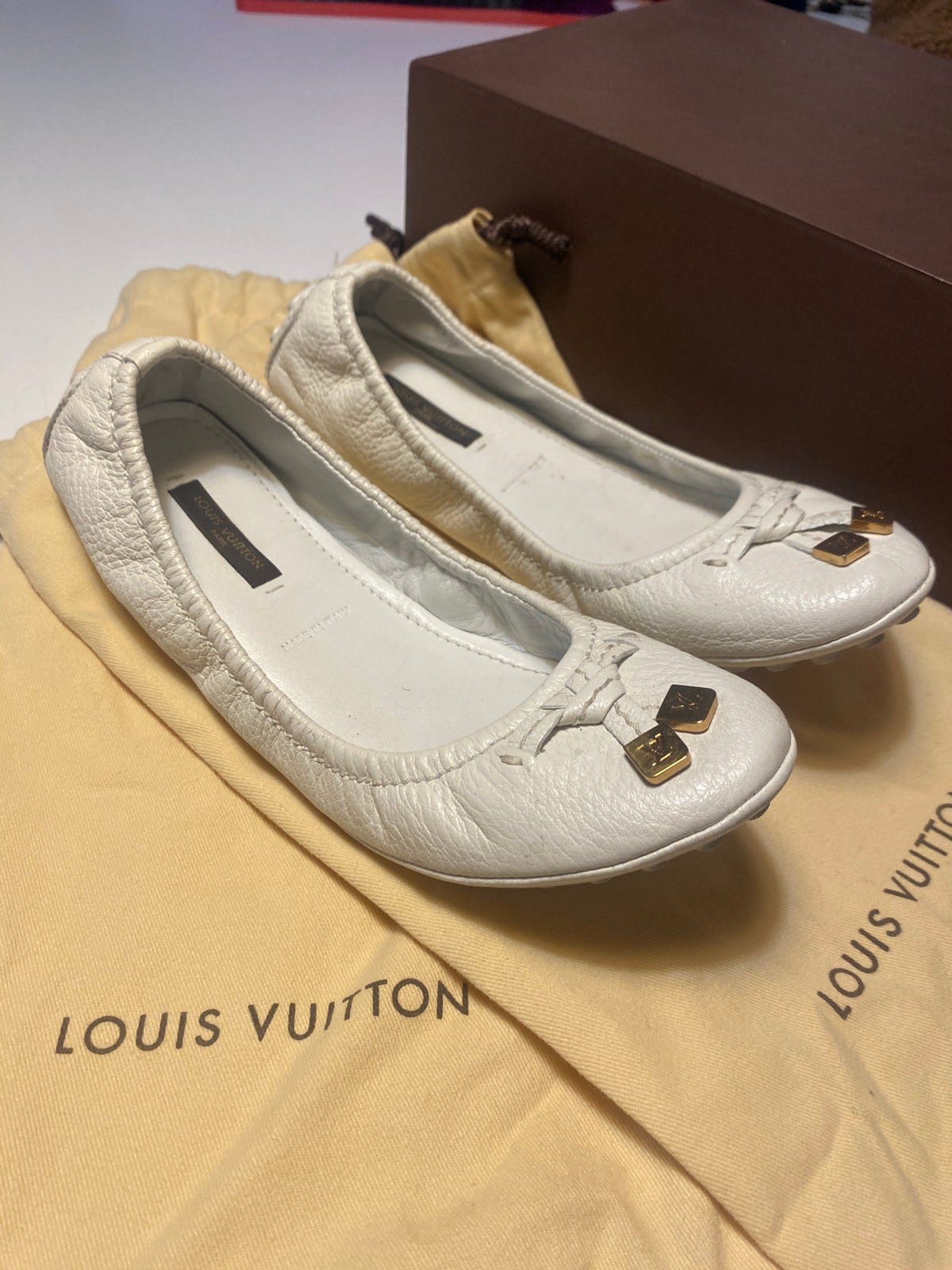 Louis Vuitton ballerinas 37