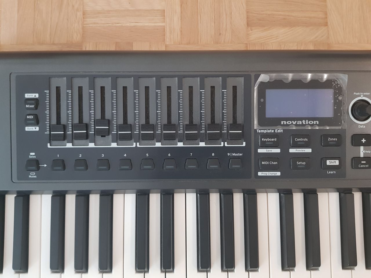 Novation Impulse 61 *korjattavaksi | Tori