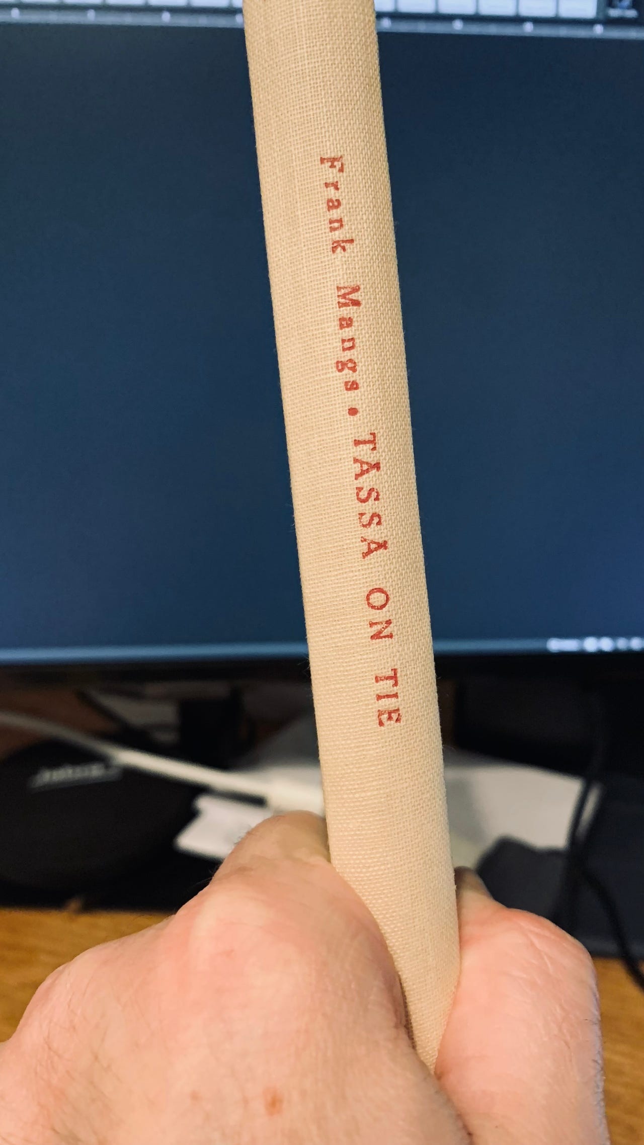 Mangs, Frank – Tässä on tie (1952)