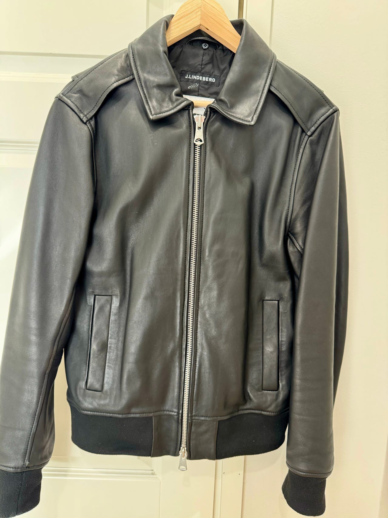 J.Lindeberg nahkatakki Tori