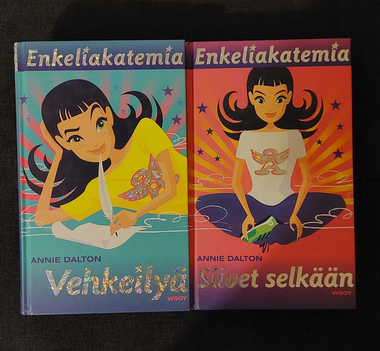 Enkeliakatemia kirjat