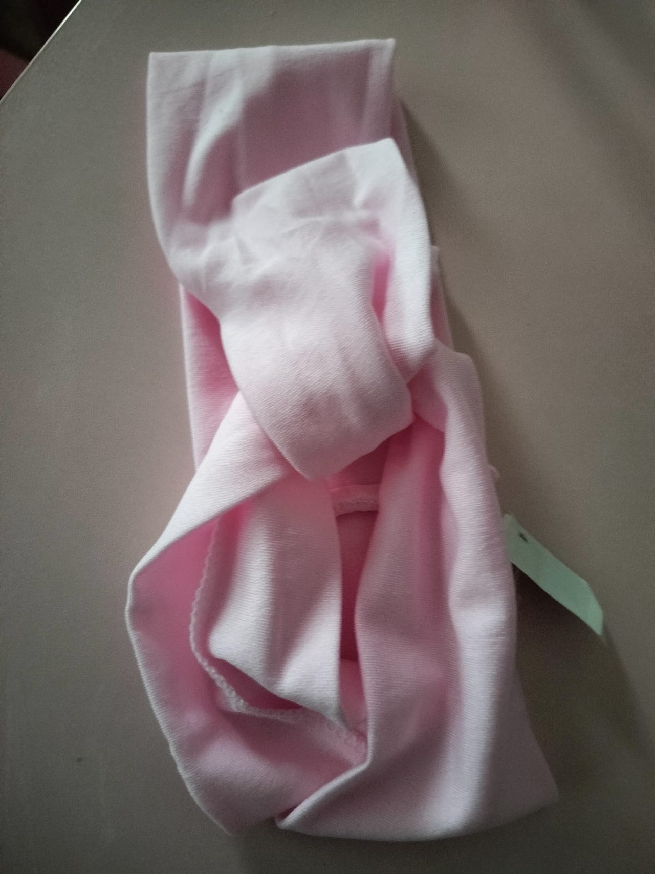 Vaaleanpunainen hiuspanta