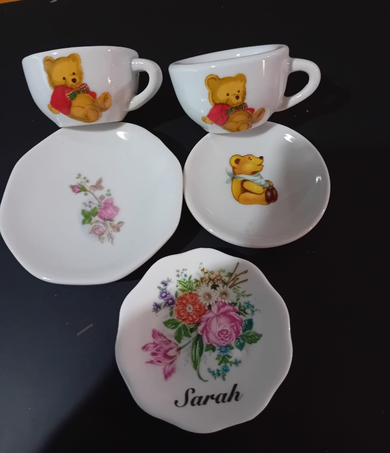 Pieniä esineitä leluja nukkekotitavaraa keräily retro