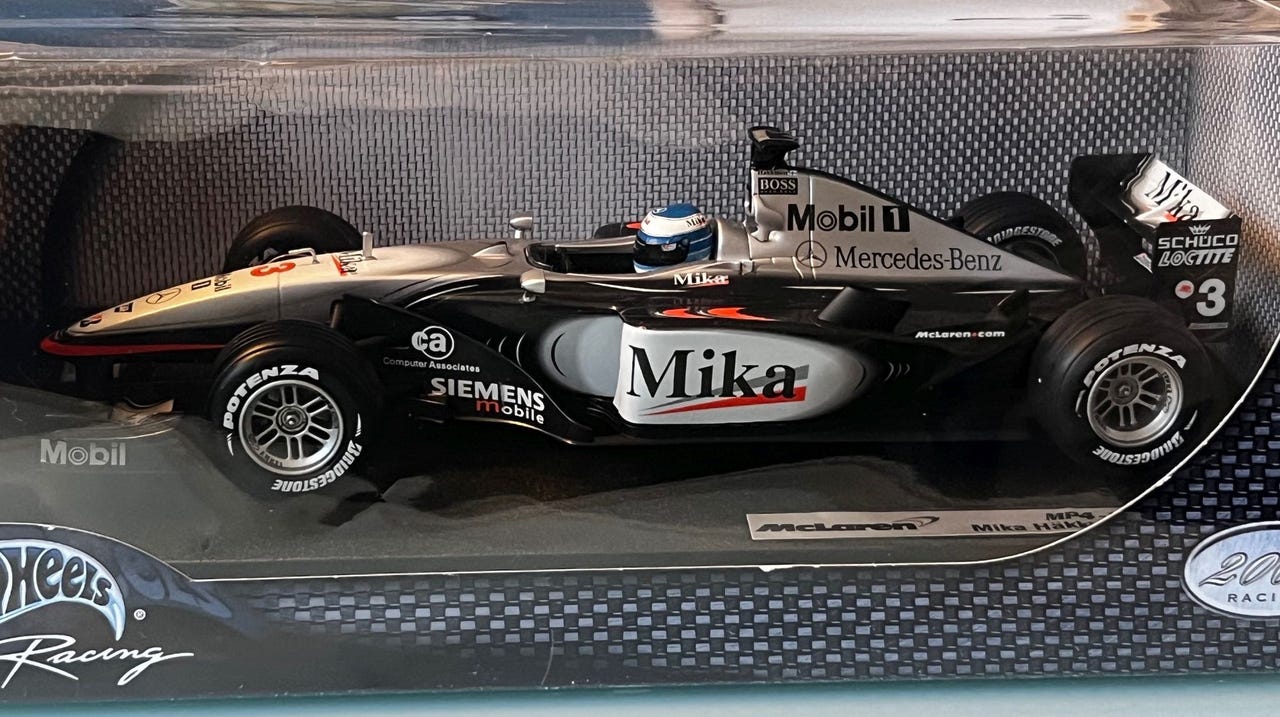 Formula 1 1/18 McLaren MP4-16 #3 Mika Häkkinen | Tori