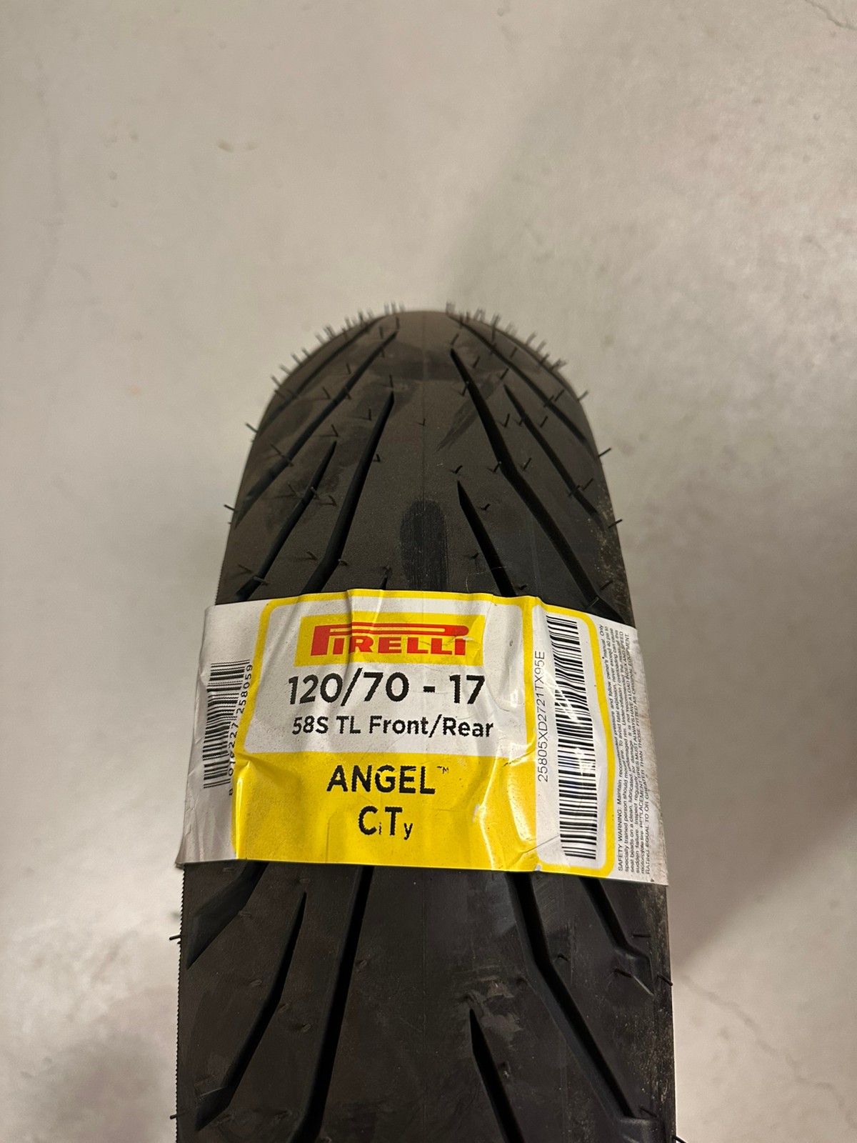 Uusi Pirelli Angel City Rengas Tori