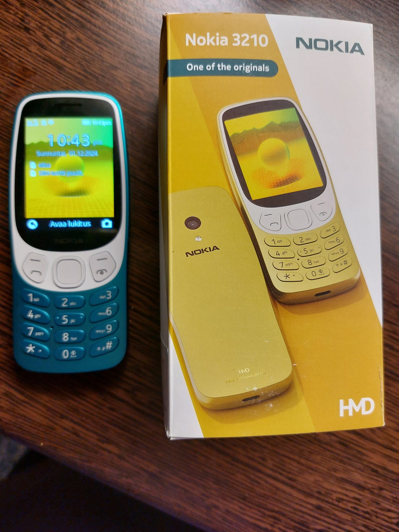 nokia-3210-puhelin-sininen-tori
