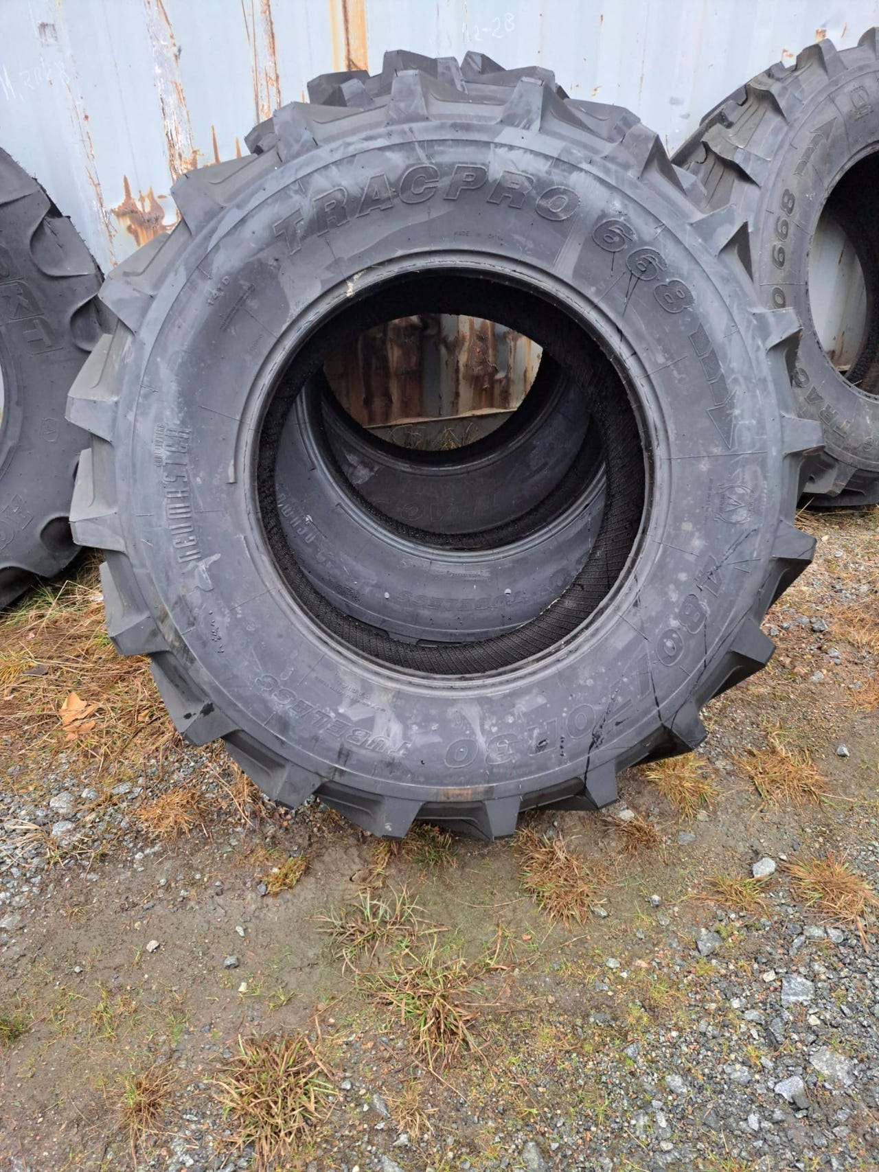 Uudet renkaat 480/70R30 Neumaster DOT-21