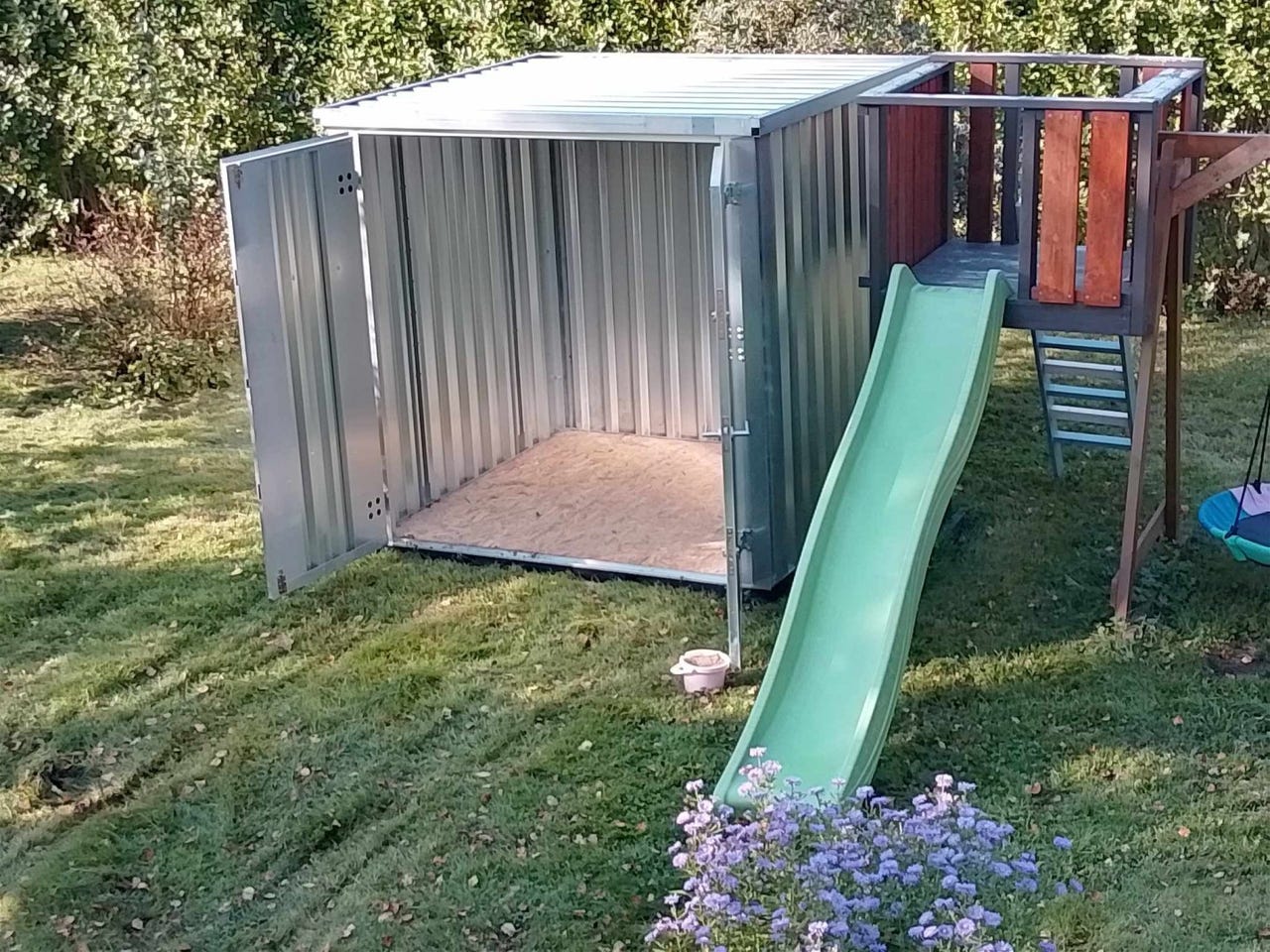 Pihavarsto varastokontti "KESÄ ALE!"