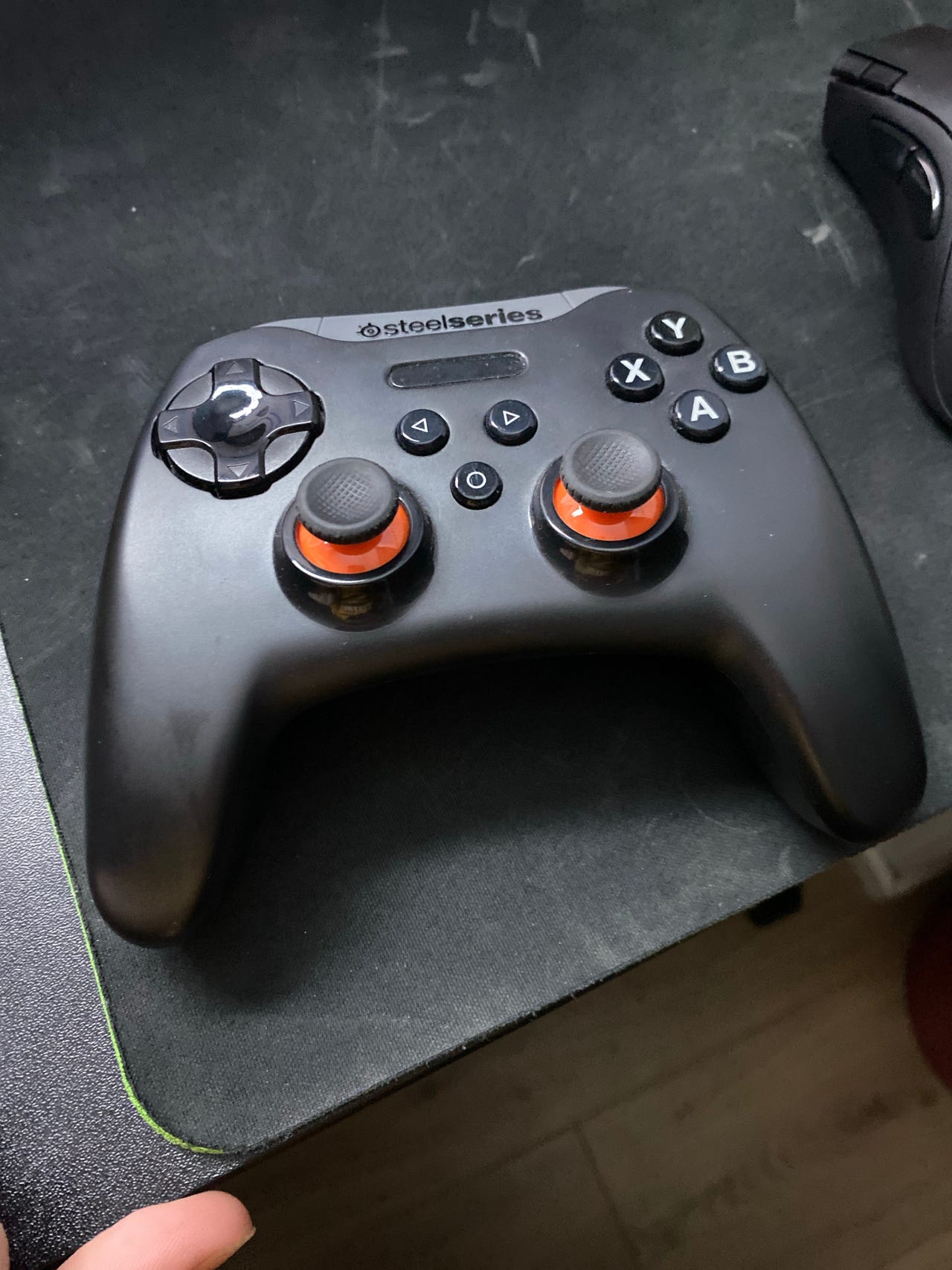 Steelseries stratus xl gamepad
