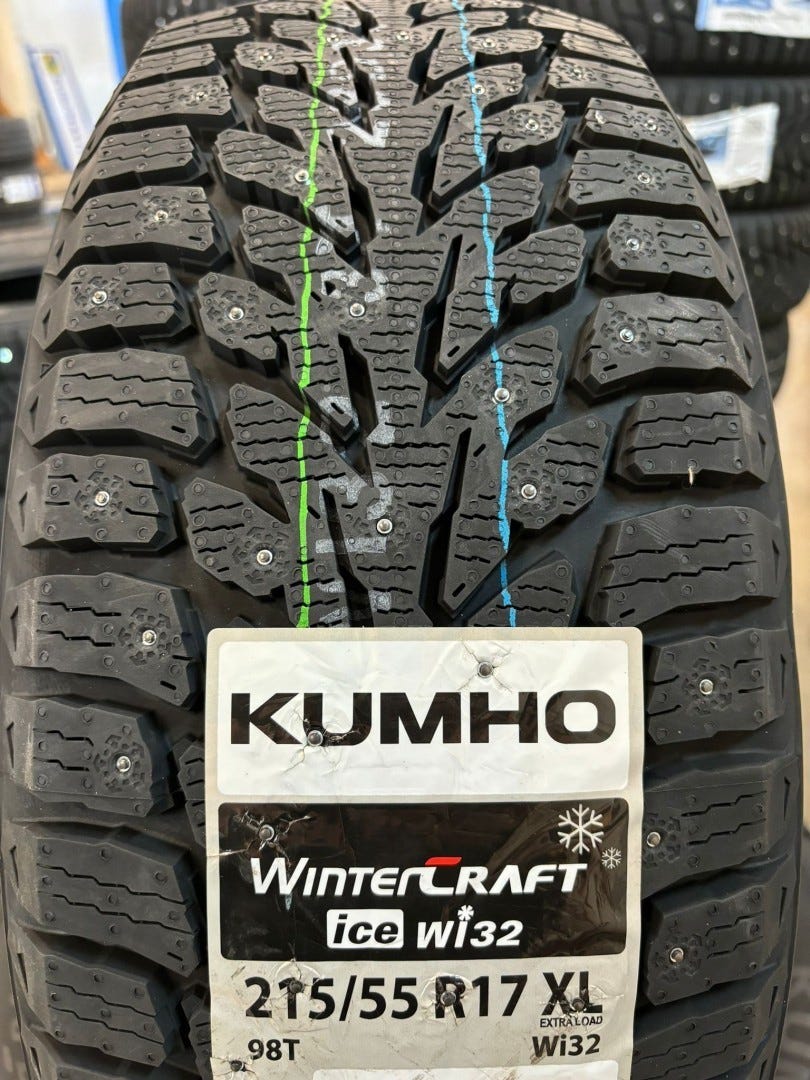 215/55R17 98T XL Kumho WinterCraft WI32