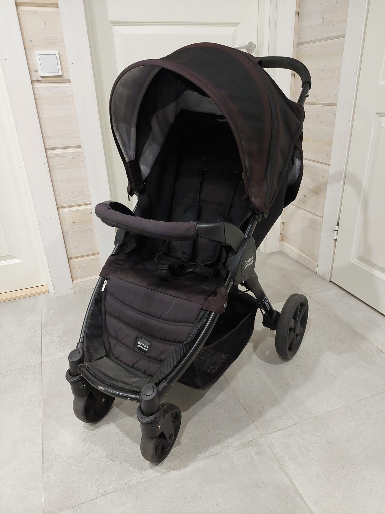 Britax B-Agile matkarattaat | Tori