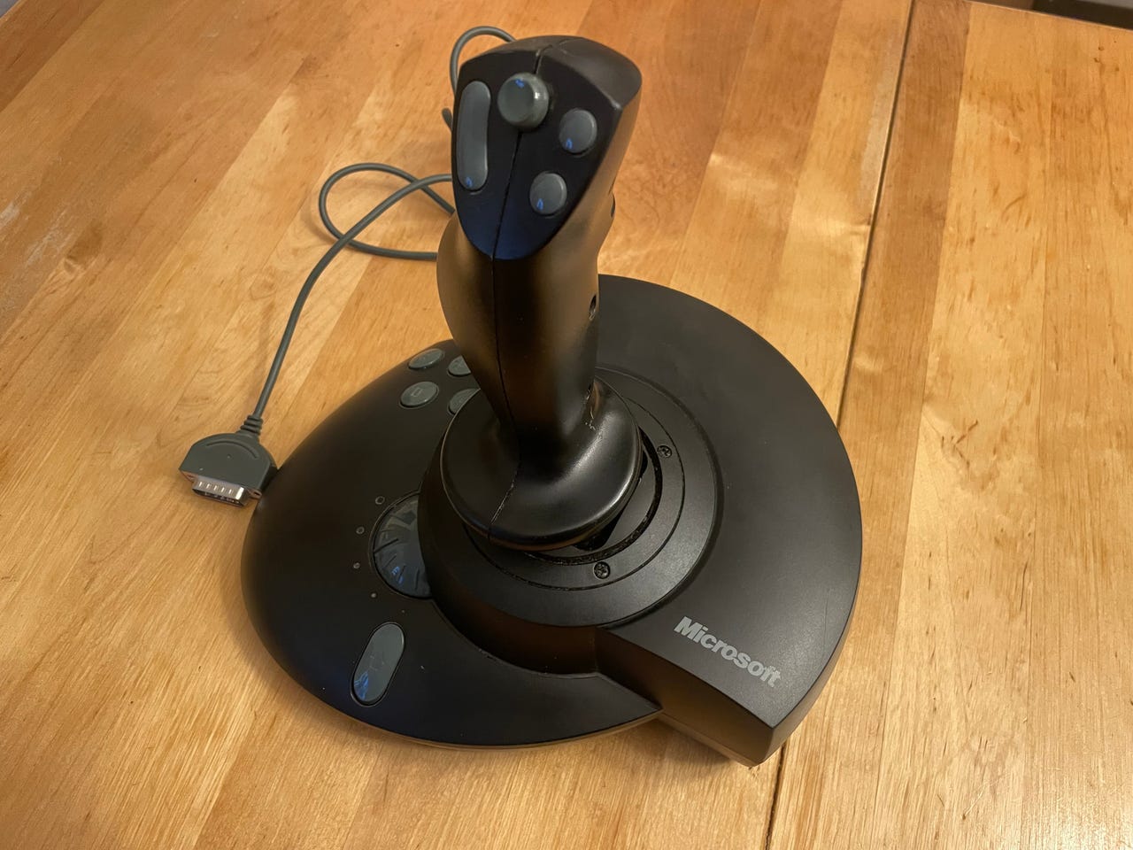 Microsoft SideWinder Force Feedback Pro | Tori