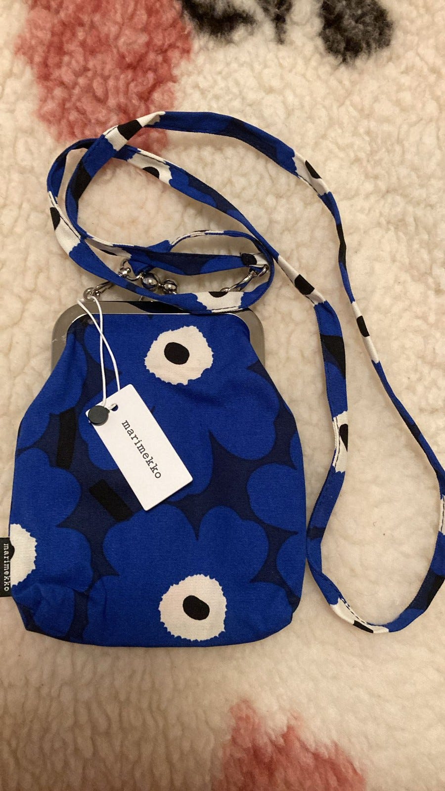 Uusi Marimekko Ainikki Mini Unikko Laukku Tori uusi-marimekko-ainikki-mini-unikko-laukku-tori