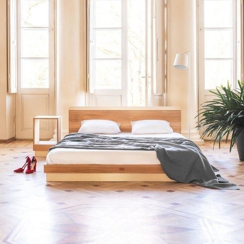 Neue Kaissu Vira Gold Bettrahmen zum halben Preis