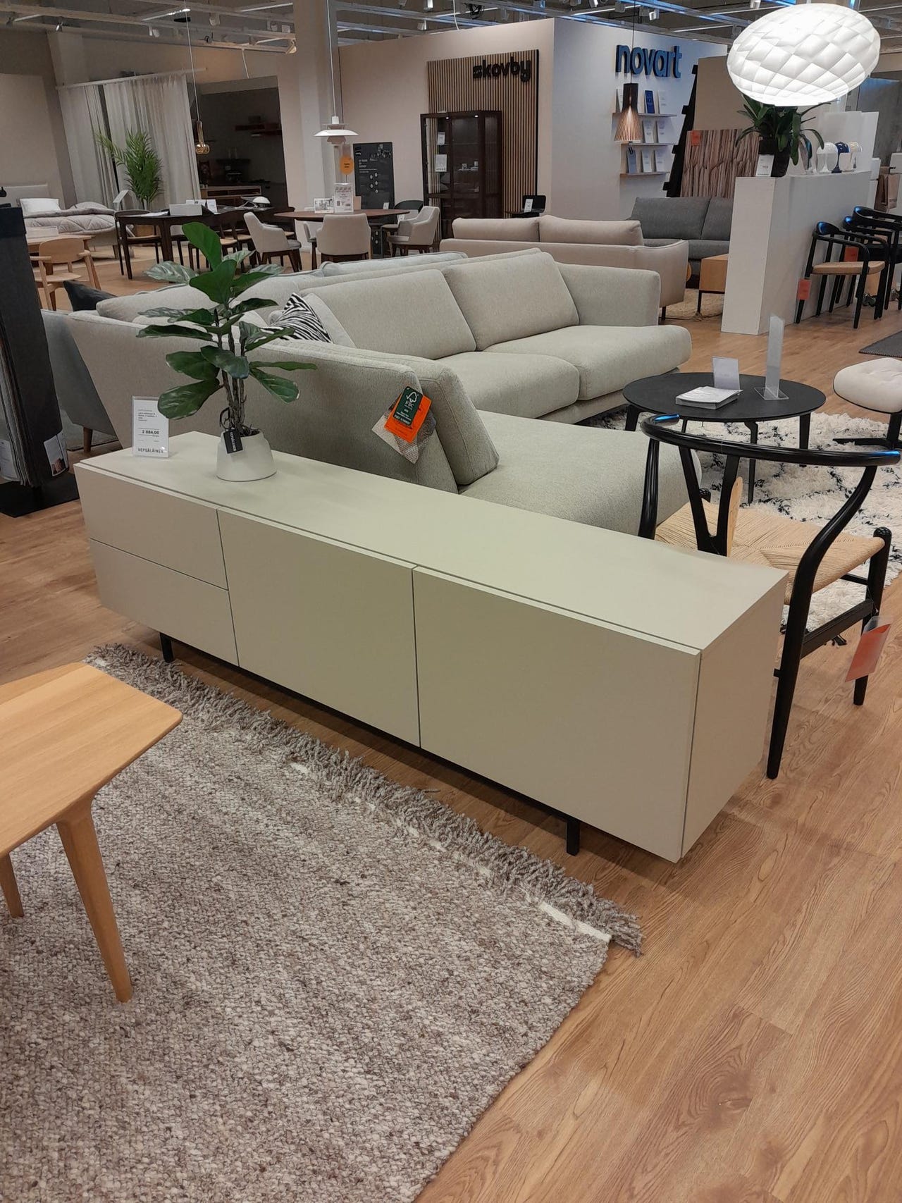 Muoto Collection Laine tv-taso ovh 3040,-