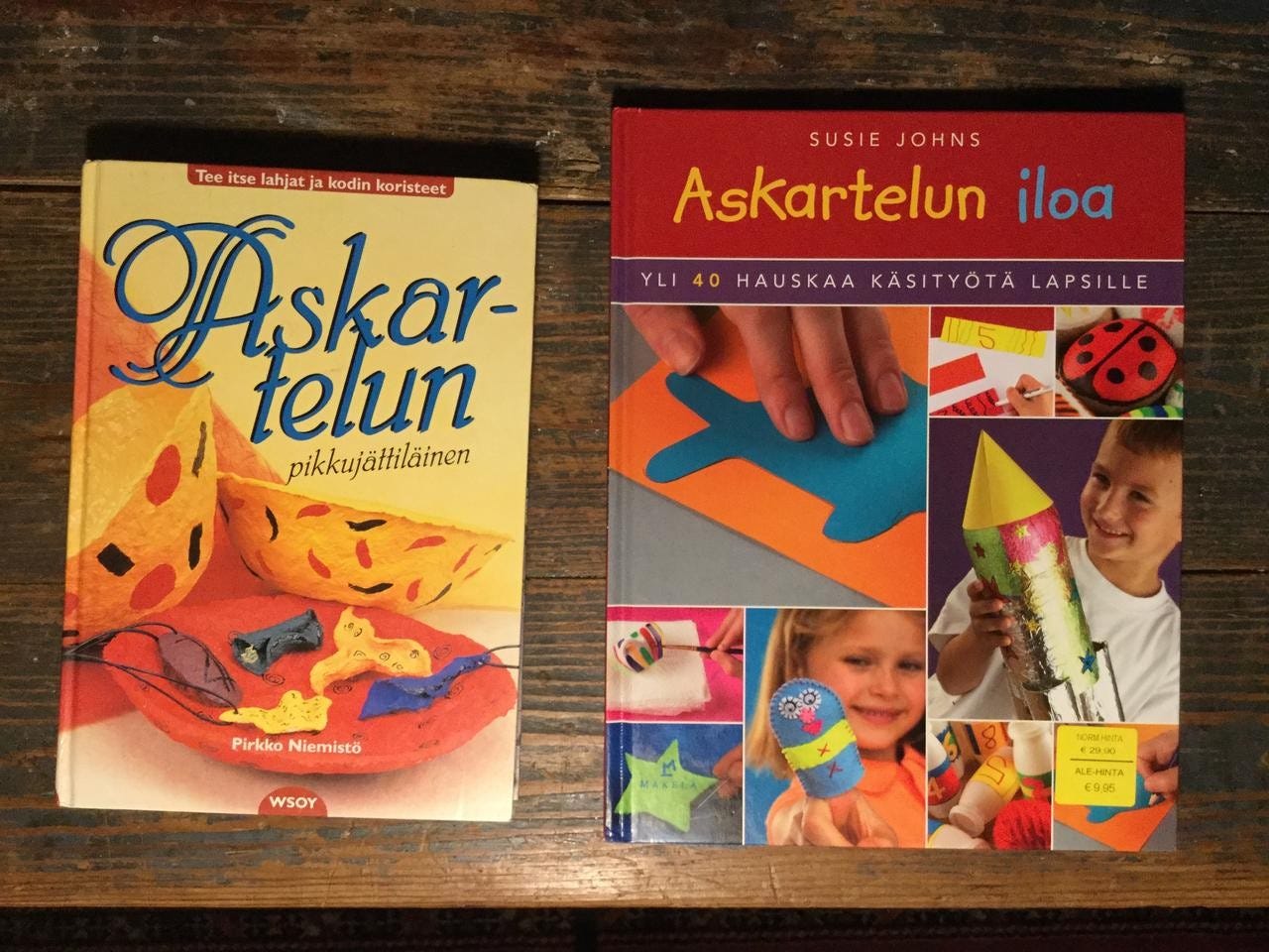 Askartelukirjat 2 erilaista