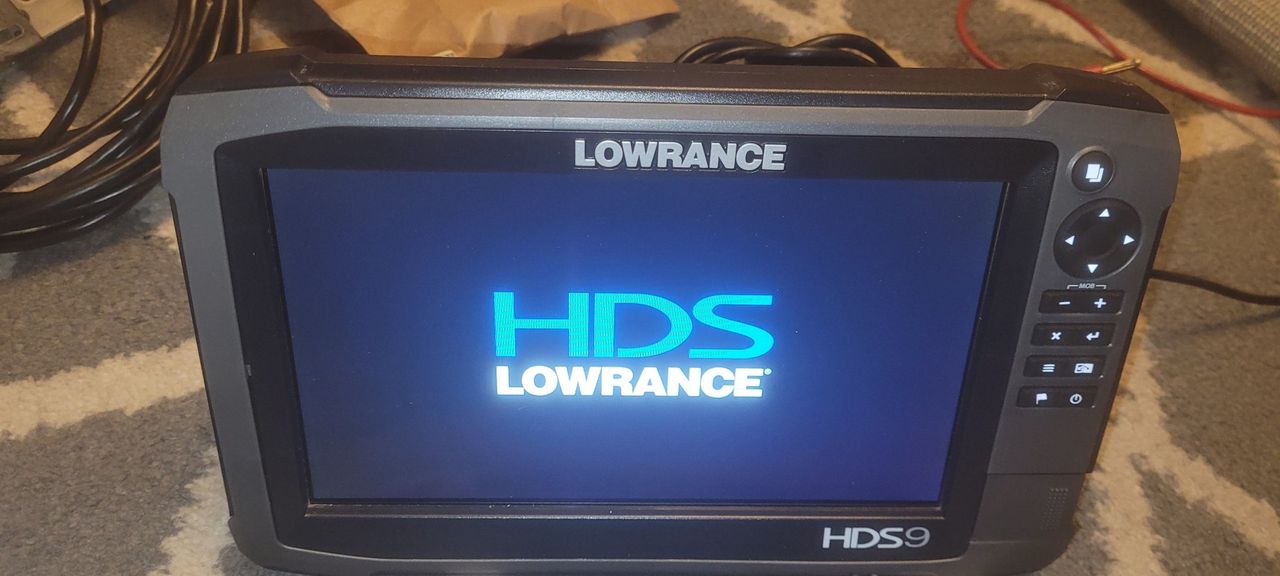 Lowrance 9 HDS gen3