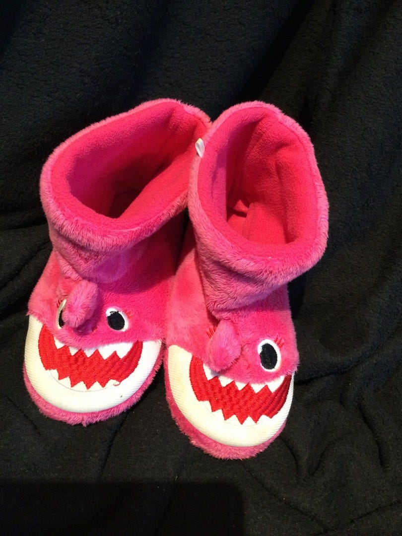 Baby shark tossut